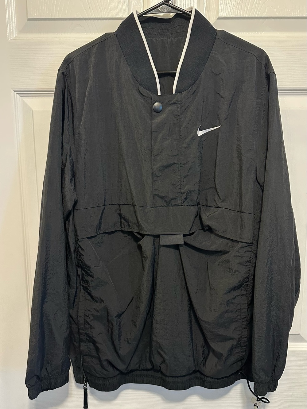 Nike Black Lightweight Men’s Jacket with White Swoosh